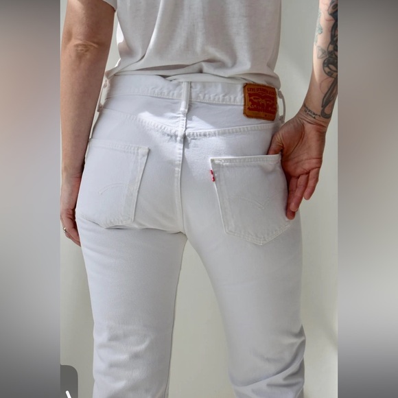 Levi’s 501 25x28 Slim Taper Light Wash Distressed Cut Off Button Fly Crop - Picture 4 of 14